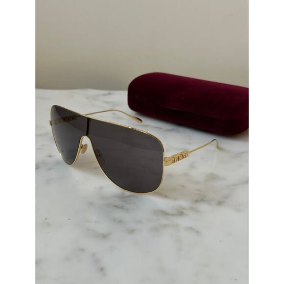 NEW Gucci GG1436S Gold Metal Shield Grey Lens Sunglasses main image 4